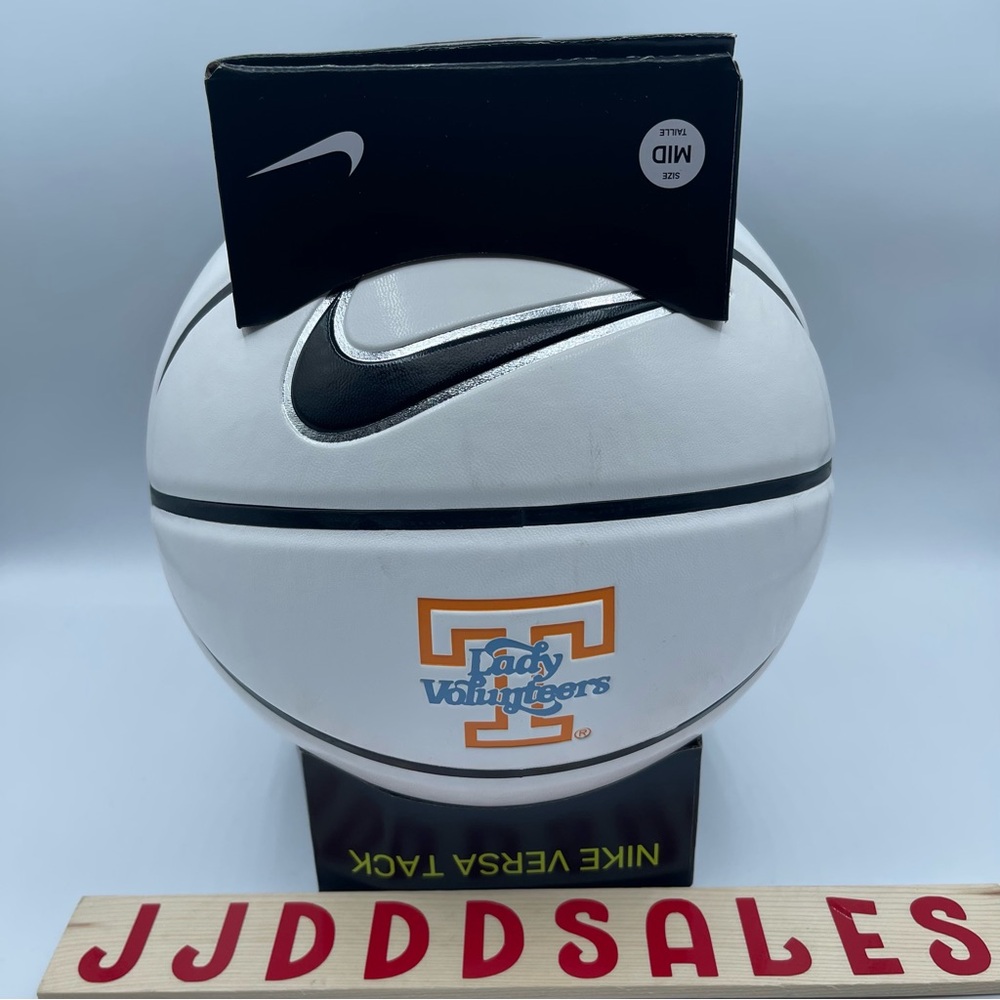 Nike Versa Tack Elite Championship  Tennesse Lady Volunteers Basketball Ball